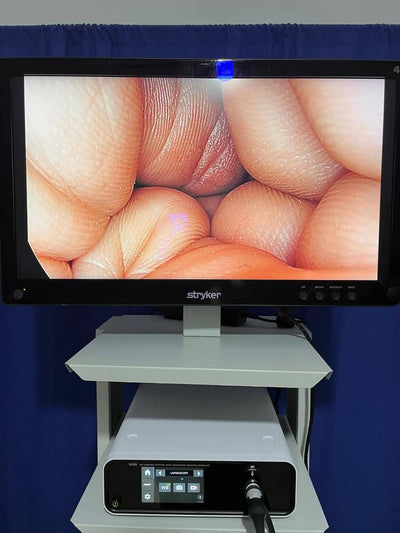 Stryker 1688 AIM Console with L11 LED Light Source and 32