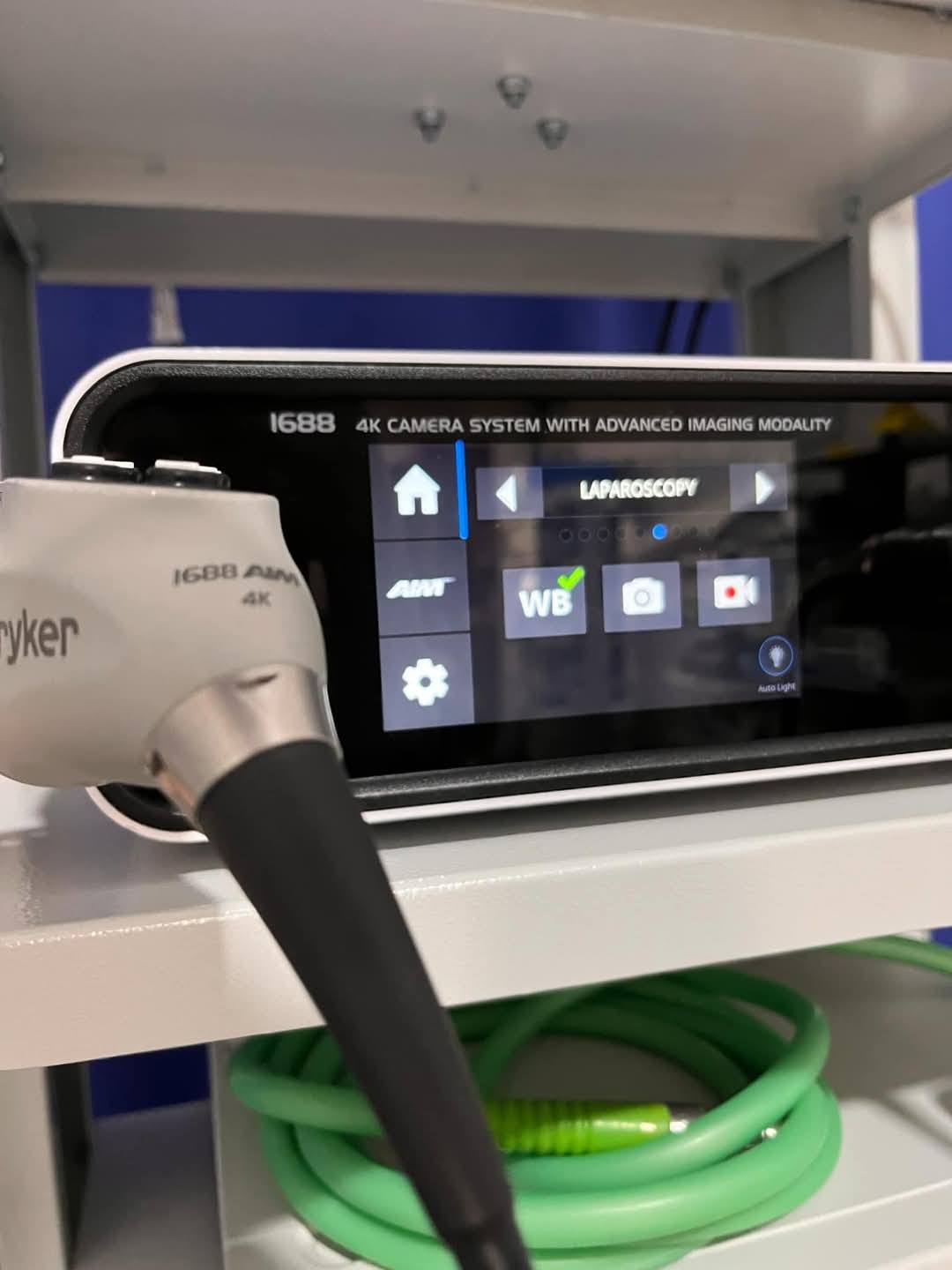 Stryker 1688 AIM Console with L11 LED Light Source and 32