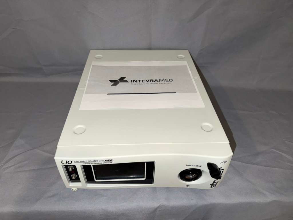 Stryker 1588 AIM Camera with coupler and L10 LED Light Source